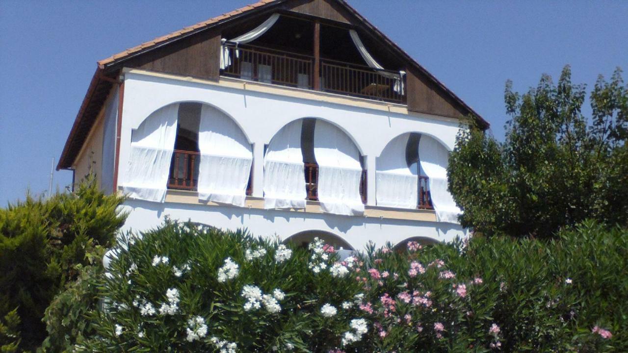 Villa Iris Vrasná 외부 사진
